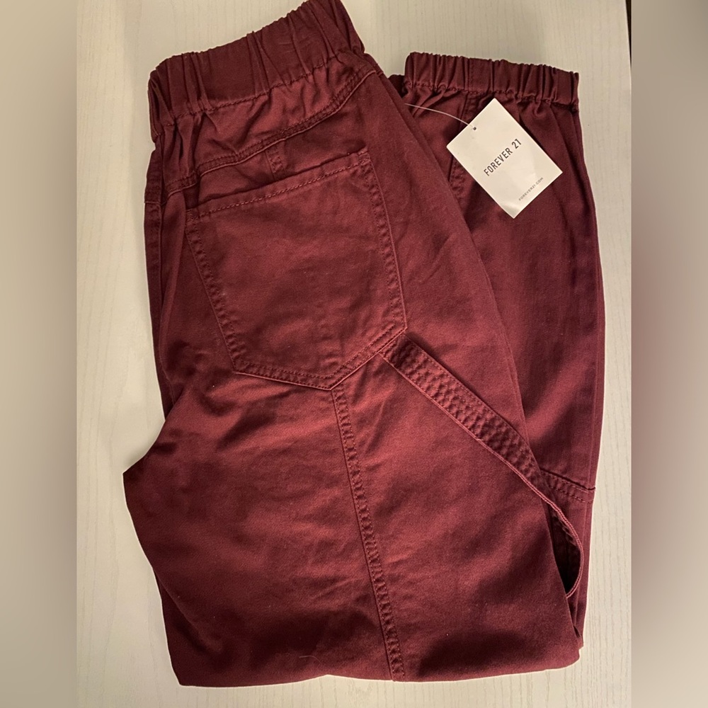 NWT FOREVER 21 maroon/burgundy colored jogger pants